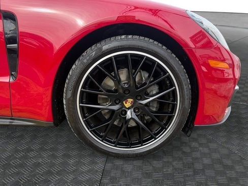 Used 2018 Porsche Panamera 4S image 8