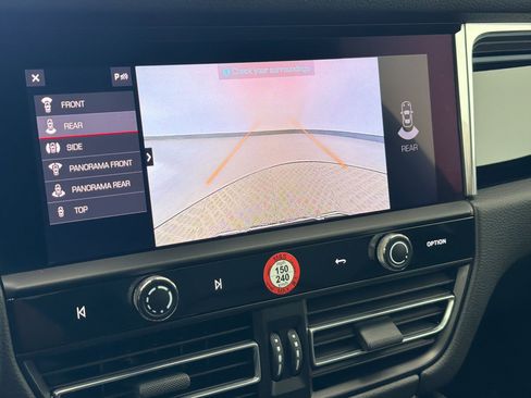 Used 2025 Porsche Macan image 24