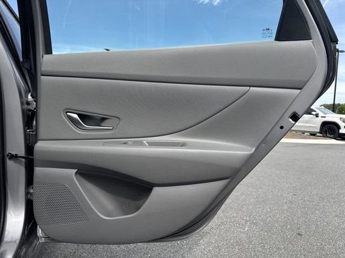 Certified 2025 Hyundai Elantra SEL image 16