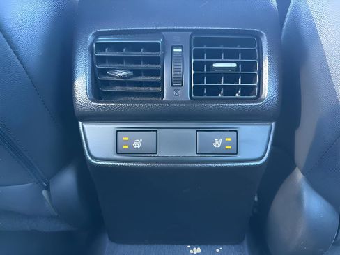 Used 2016 Subaru Legacy 3.6R Limited image 26