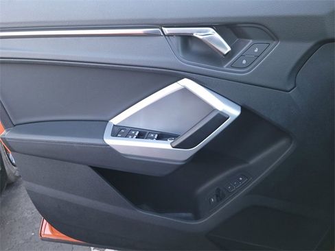 Used 2024 Audi Q3 2.0T Premium image 14