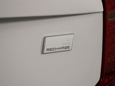 Certified 2024 Volvo XC90 T8 Ultimate w/ Protection Package Premier image 20