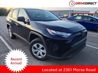 Used 2023 Toyota RAV4 LE video 1