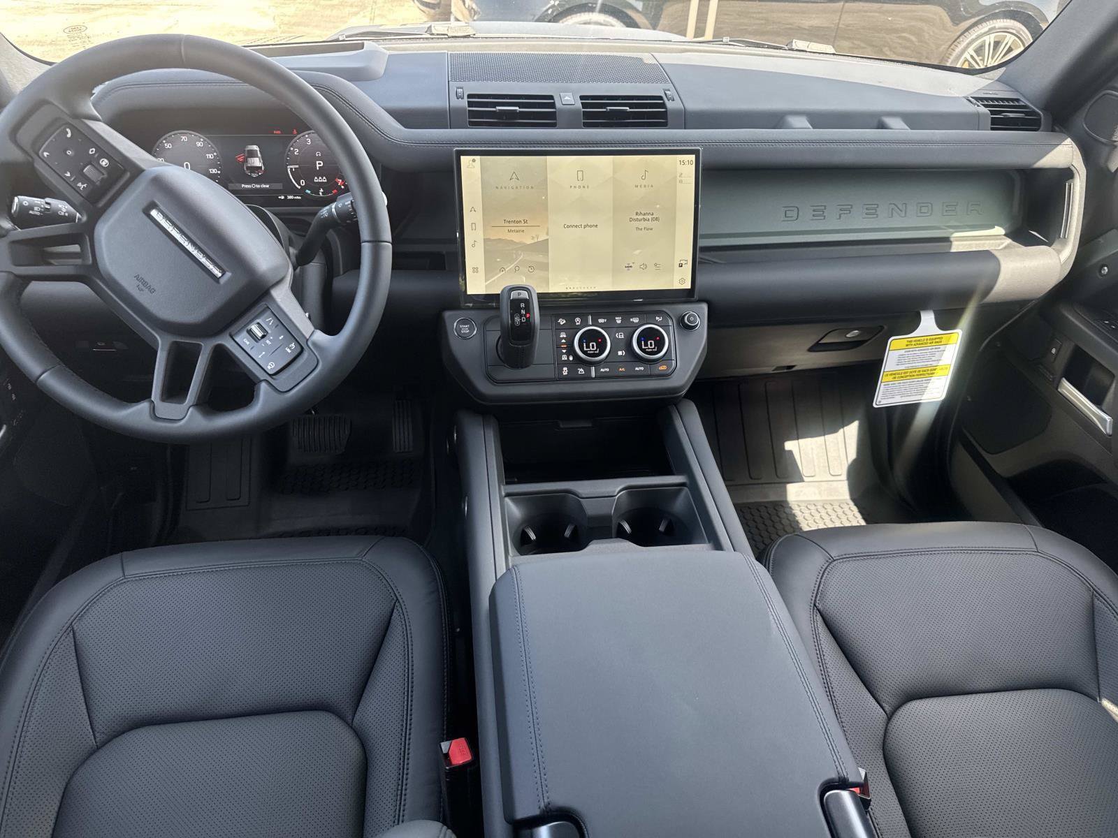 New 2026 Land Rover Defender 110 AWD/4WD image 9