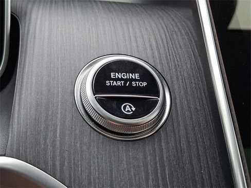 Certified 2025 Mercedes-Benz GLC 300 4MATIC image 25