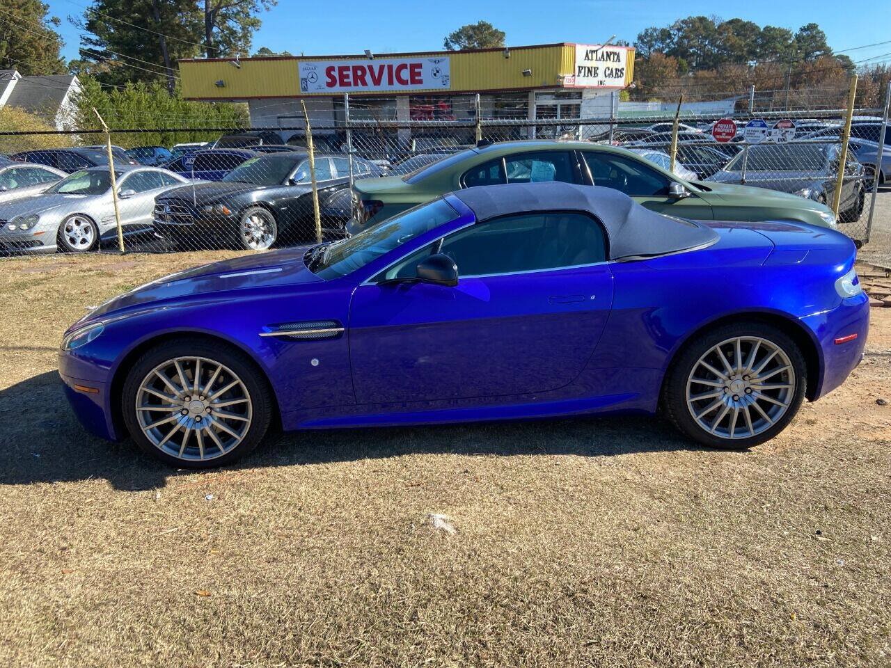 Used 2010 Aston Martin V8 Vantage Roadster RWD image 3