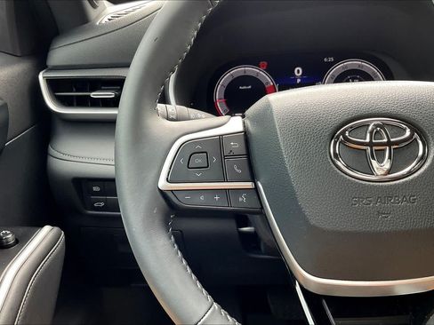 Used 2026 Toyota Highlander XSE AWD/4WD image 24