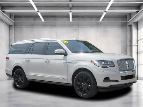 Used 2024 Lincoln Navigator L Reserve AWD/4WD image 1