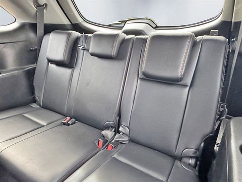 Used 2018 Toyota Highlander XLE image 25