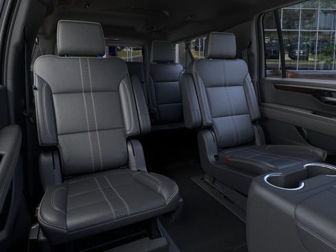 New 2026 Chevrolet Suburban High Country AWD/4WD image 17