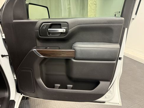 Used 2019 GMC Sierra 1500 SLT w/ SLT Premium Package image 17