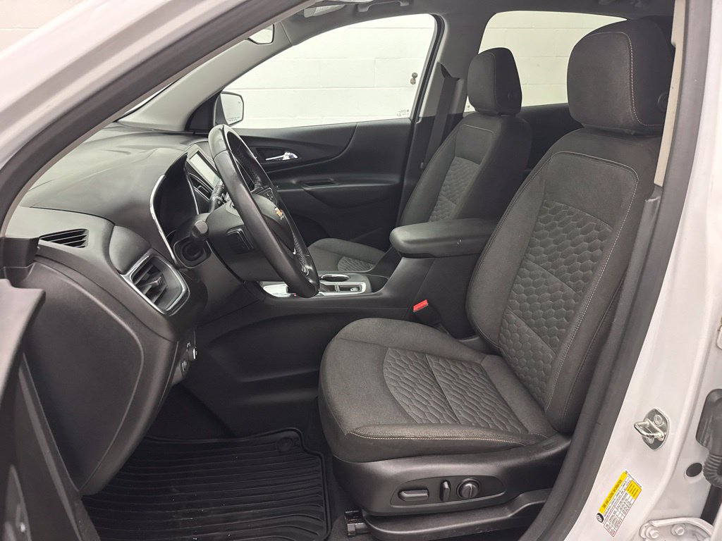 Used 2018 Chevrolet Equinox LT FWD image 19