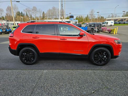 Used 2021 Jeep Cherokee Latitude Lux w/ Comfort/Convenience Group image 6