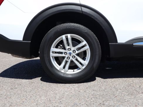 Certified 2023 Ford Explorer XLT AWD/4WD image 12