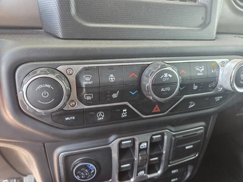 Used 2018 Jeep Wrangler Unlimited Sport S AWD/4WD image 15