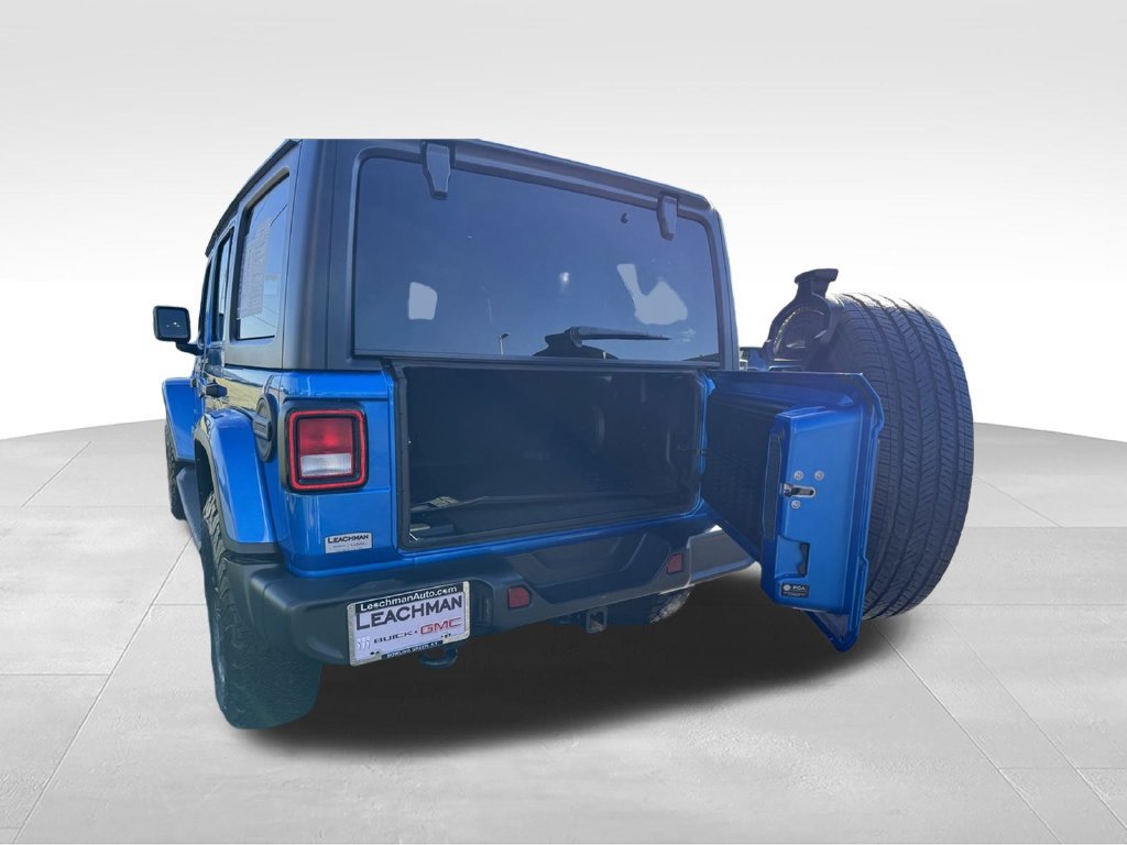 Used 2022 Jeep Wrangler Unlimited Sahara AWD/4WD image 25