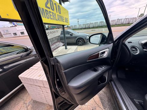 Used 2013 Nissan Pathfinder SL FWD image 11