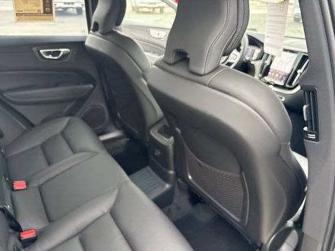 Certified 2025 Volvo XC60 T8 Plus w/ Protection Package Premier AWD/4WD image 38