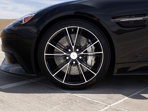 Used 2015 Aston Martin Vanquish Volante RWD image 14