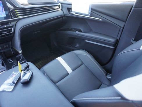 Used 2025 Toyota Camry SE FWD image 16