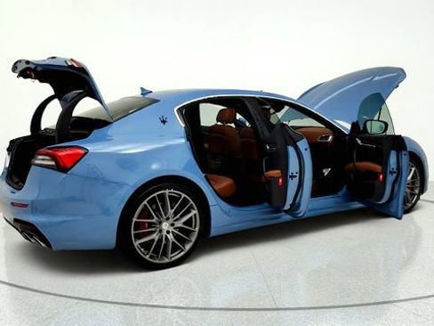 Used 2022 Maserati Ghibli Modena RWD image 19