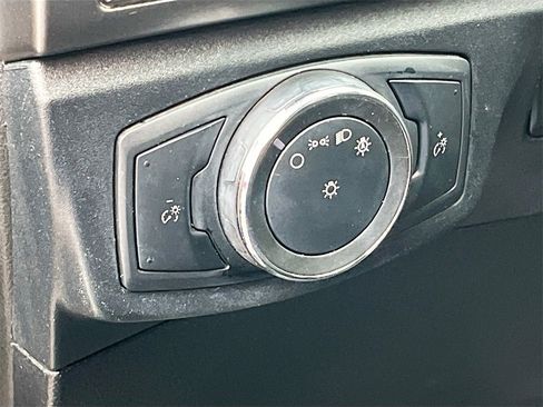 Used 2020 Ford Fusion SE image 10