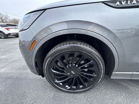 Used 2025 Lincoln Aviator Reserve w/ Equipment Group 201A image 10