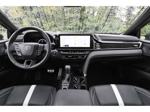 Used 2025 Toyota Camry SE w/ Multimedia Upgrade Package FWD image 7