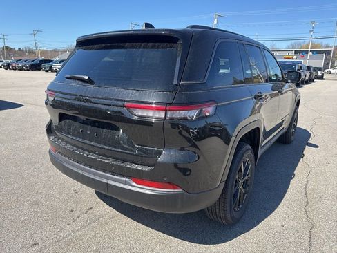 New 2026 Jeep Grand Cherokee Altitude image 5