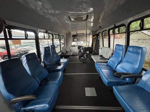 Used 2009 Ford E-450 and Econoline 450 RWD image 19