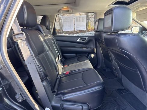 Used 2019 Nissan Pathfinder Platinum image 26