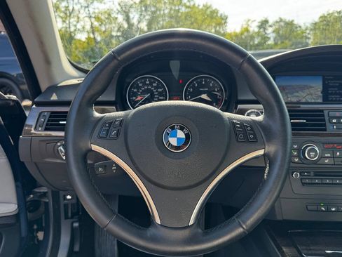 Used 2013 BMW 328i xDrive Coupe AWD/4WD image 19