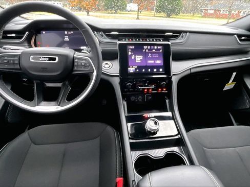 Used 2025 Jeep Grand Cherokee L Laredo w/ Luxury Tech Group I image 15