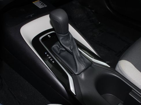 Used 2025 Toyota Corolla LE image 13