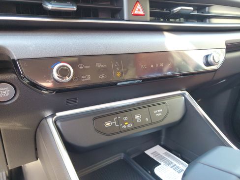New 2026 Kia Carnival EX FWD image 19