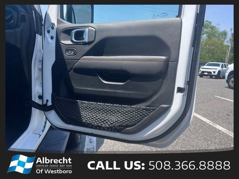 Used 2022 Jeep Gladiator Overland AWD/4WD image 21