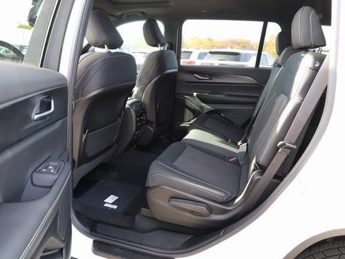 New 2025 Jeep Grand Cherokee L Laredo w/ Luxury Tech Group I AWD/4WD image 16