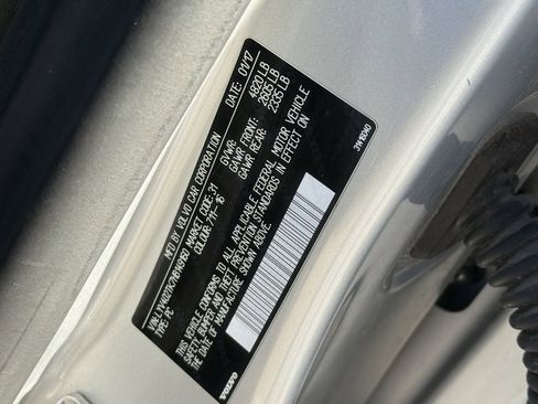 Used 2017 Volvo S60 T5 Inscription image 39