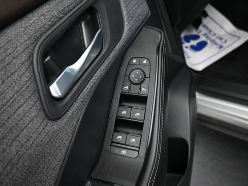 Used 2023 Nissan Rogue SV AWD/4WD image 11
