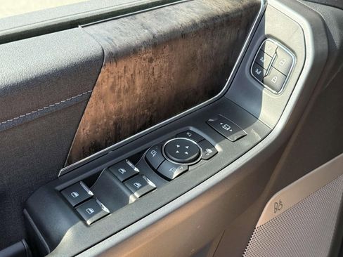 New 2025 Ford F350 Lariat w/ Black Appearance Package image 18