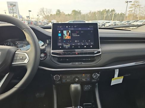 New 2026 Jeep Compass Latitude w/ Sun and Sound Group image 21