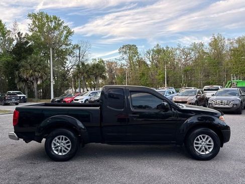 Used 2016 Nissan Frontier SV image 6