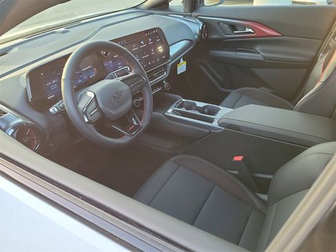 New 2026 Chevrolet Equinox EV RS image 3