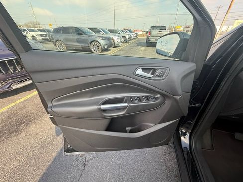 Used 2018 Ford Escape Titanium w/ Ford Safe & Smart Package image 10