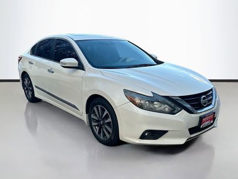 Used 2016 Nissan Altima 2.5 SL w/ 2.5 Technology w/LED Package image 3