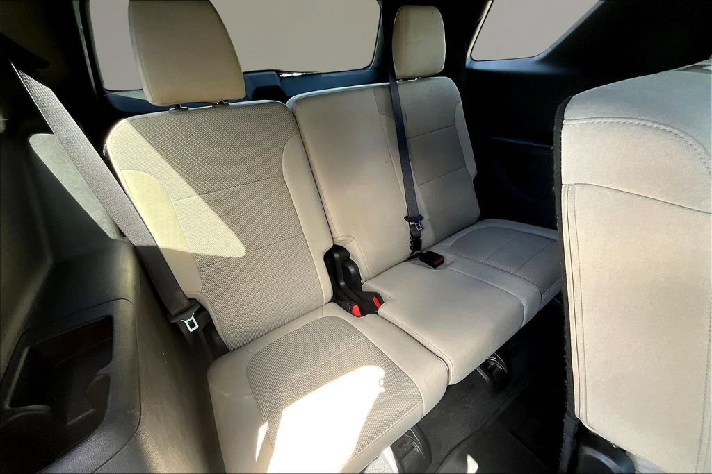 Used 2023 Chevrolet Traverse LS w/ Safety Package AWD/4WD image 22