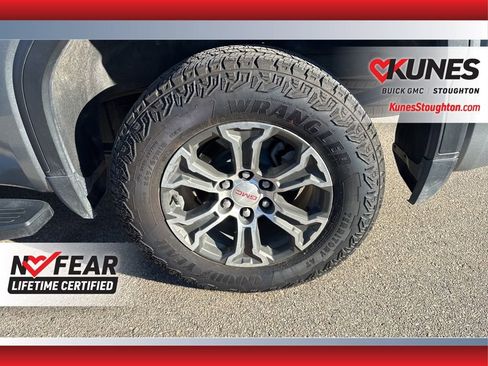 Used 2025 GMC Sierra 1500 SLT image 16