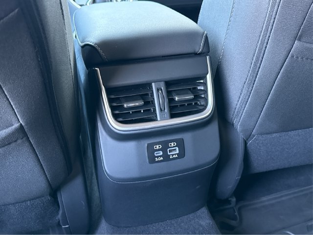 Used 2024 Subaru Outback Premium AWD/4WD image 23