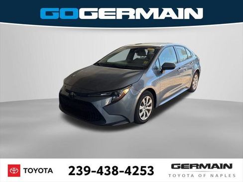 Certified 2022 Toyota Corolla LE image 1