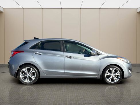 Used 2014 Hyundai Elantra GT w/ Option Group 03 image 6